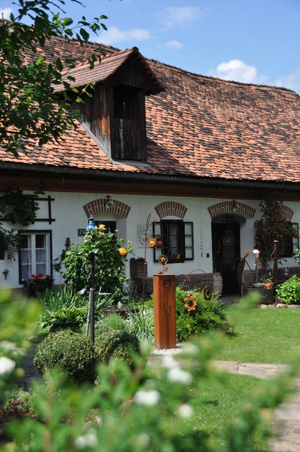 Hotel Restaurant Zum Schwan Schwanberg Dış mekan fotoğraf